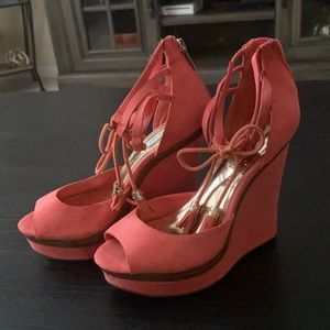 Jennifer Lopez coral wedges